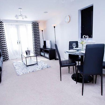 Mills Apartment - Two Bedroom En-Suite Apartment Northampton Zewnętrze zdjęcie
