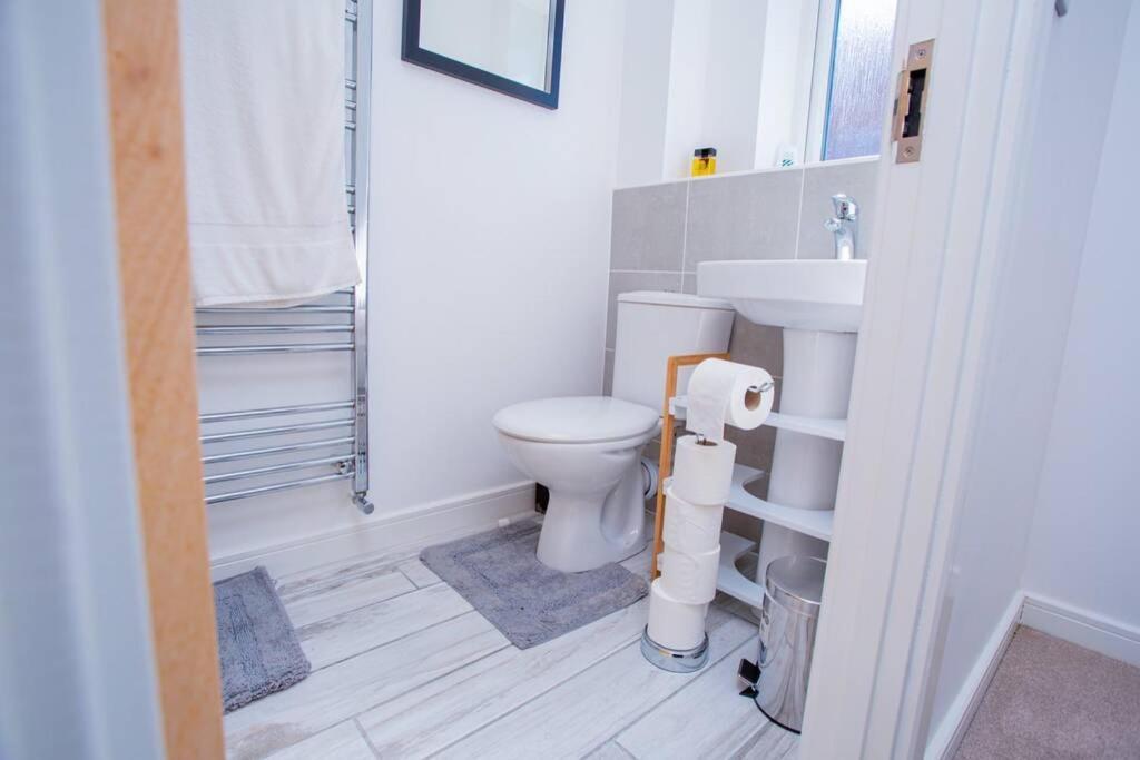 Mills Apartment - Two Bedroom En-Suite Apartment Northampton Zewnętrze zdjęcie