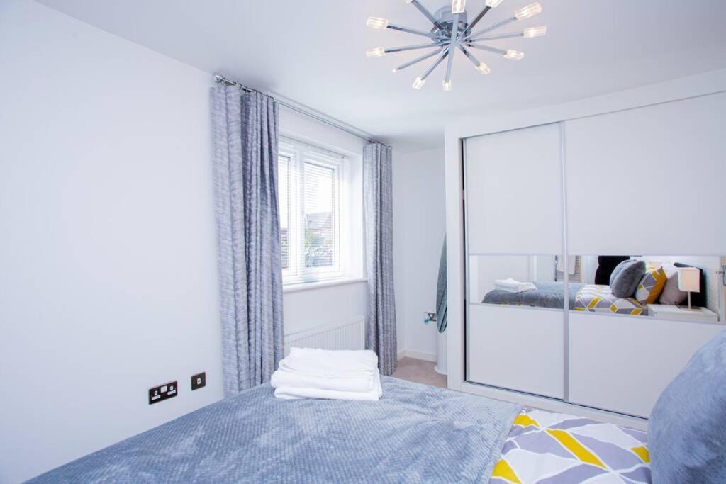Mills Apartment - Two Bedroom En-Suite Apartment Northampton Zewnętrze zdjęcie