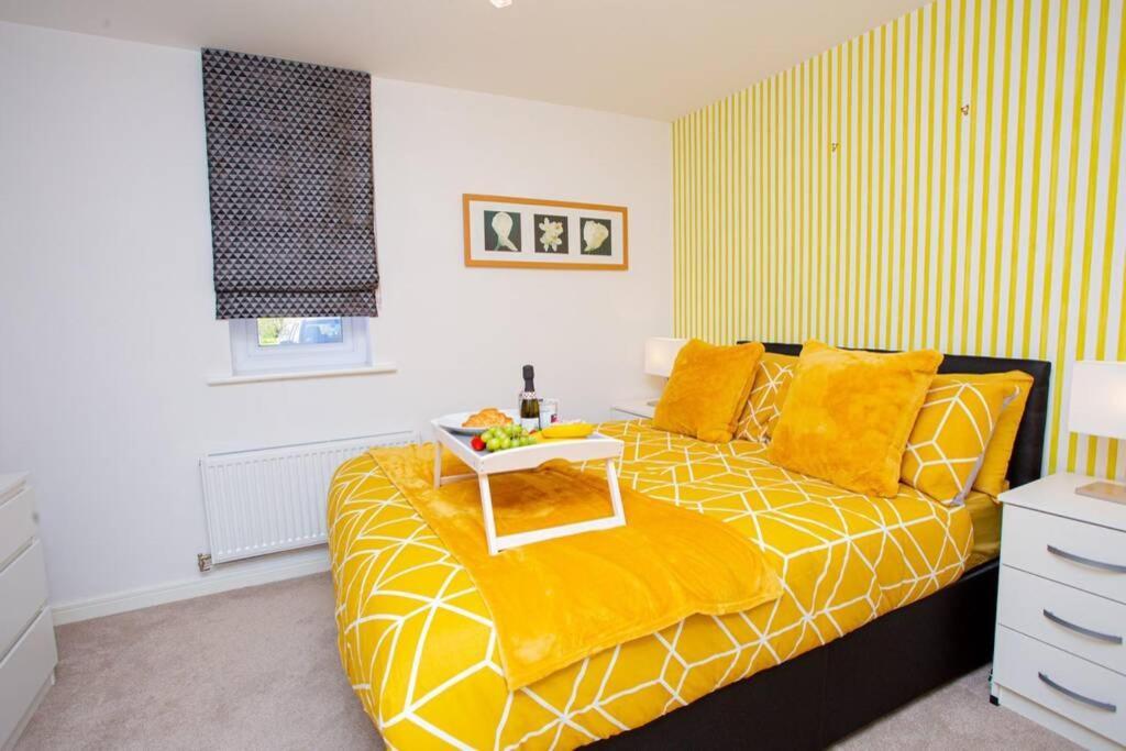 Mills Apartment - Two Bedroom En-Suite Apartment Northampton Zewnętrze zdjęcie