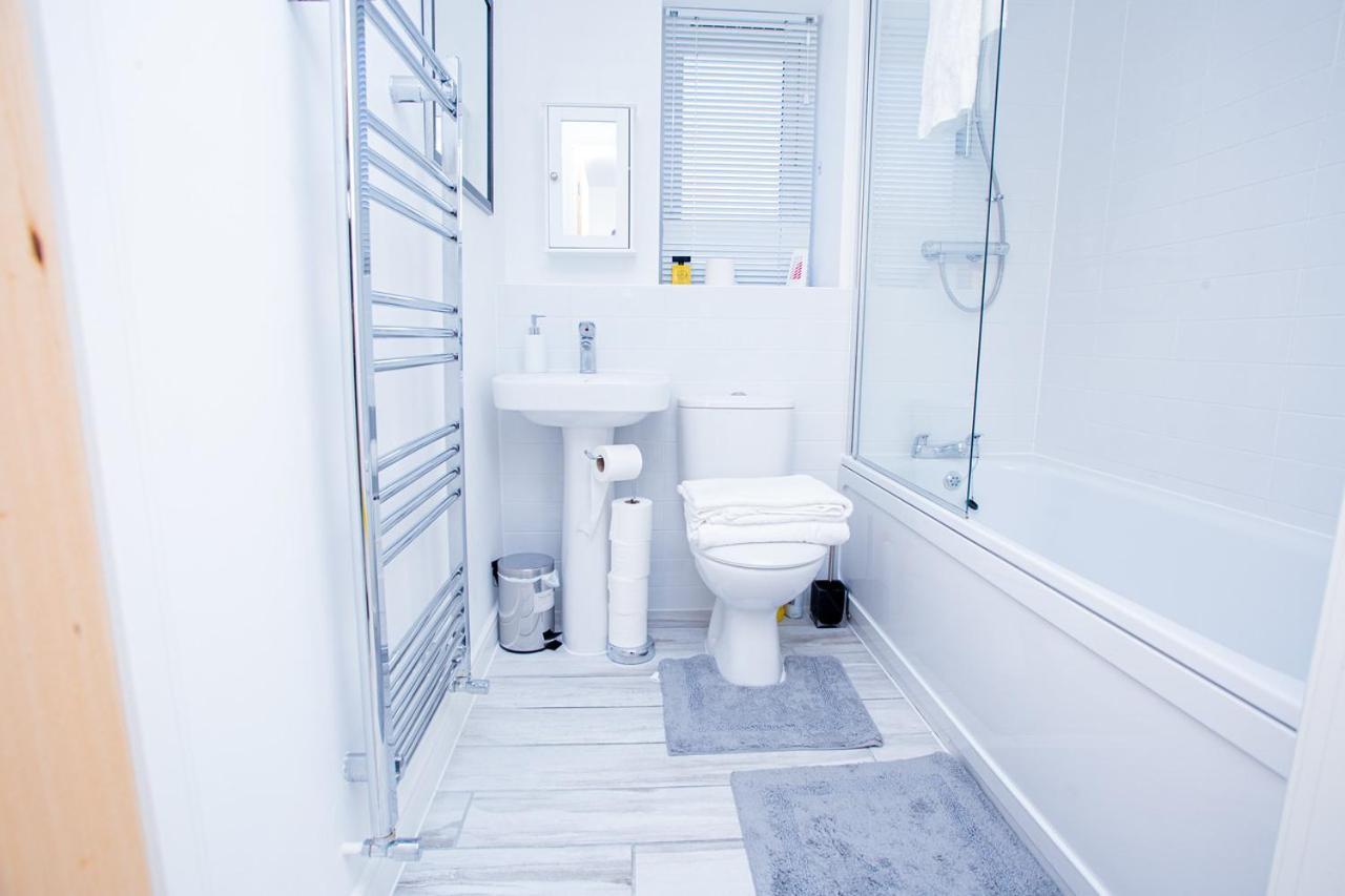 Mills Apartment - Two Bedroom En-Suite Apartment Northampton Zewnętrze zdjęcie